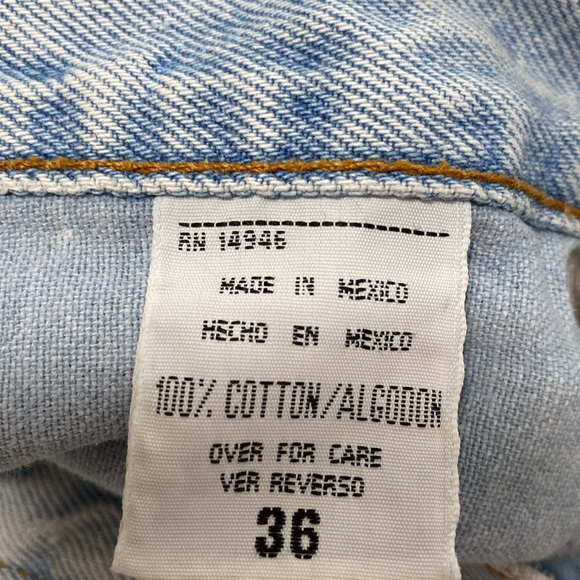 **Sold” Vintage Two Pepper Vintage Men's Denim Shorts. Loose Leg Logo 90's - Picture 10 of 11